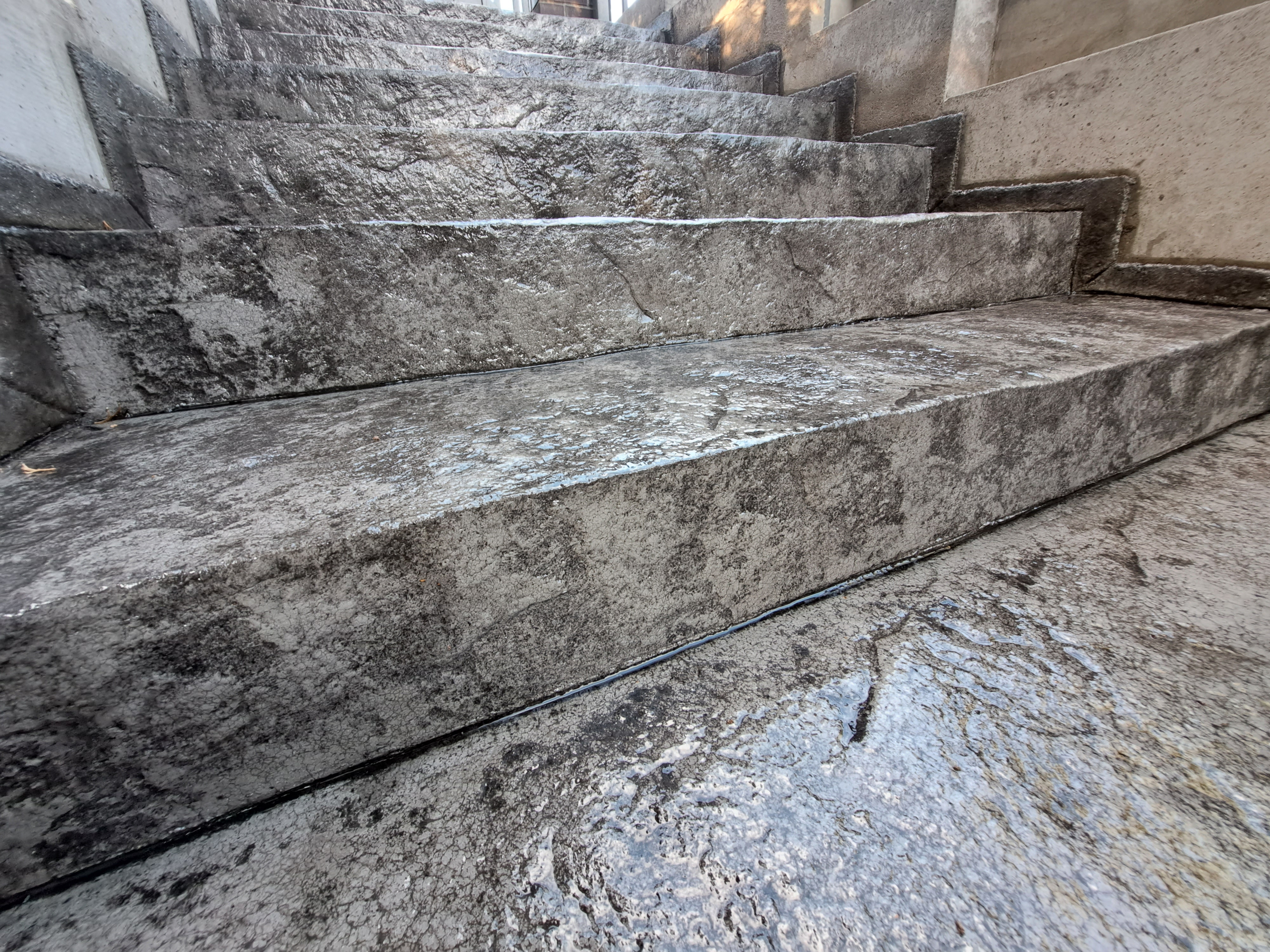 Beton Stemplowany Cienko-Warstwowy