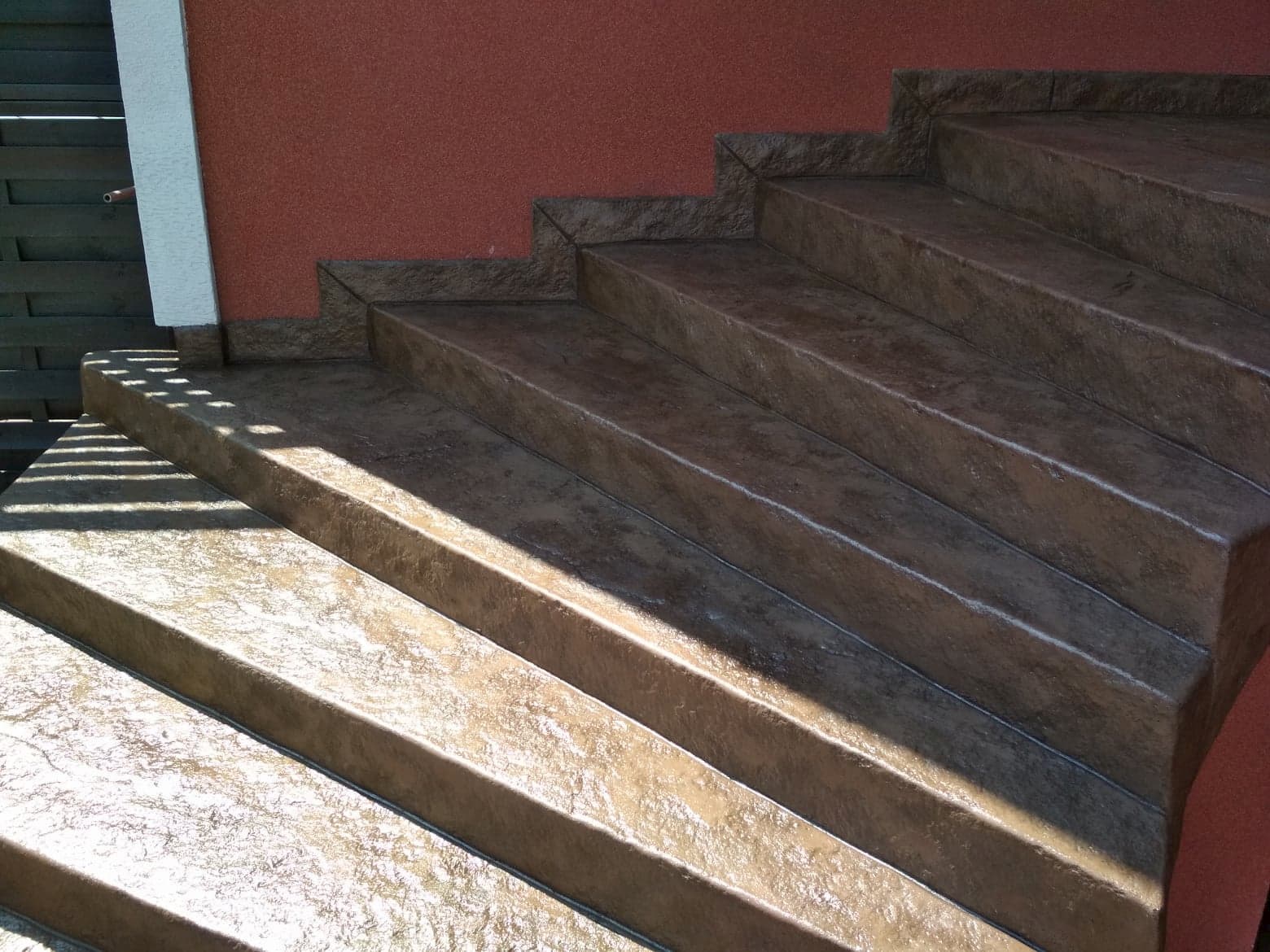 Beton Stemplowany Cienko-Warstwowy